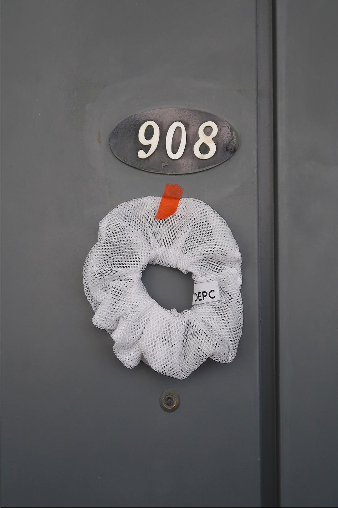 MESH SCRUNCHIE (WHITE)