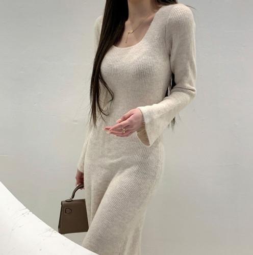 끌로에드 +여리여리+볼류머 스퀘어넥 슬림 스판 골지 롱 맥시 나팔 소매 앙고라 니트 원피스