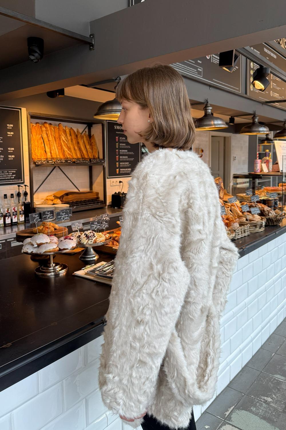 [ 54% off ] 모아르 퍼 코트 ( 크림 )