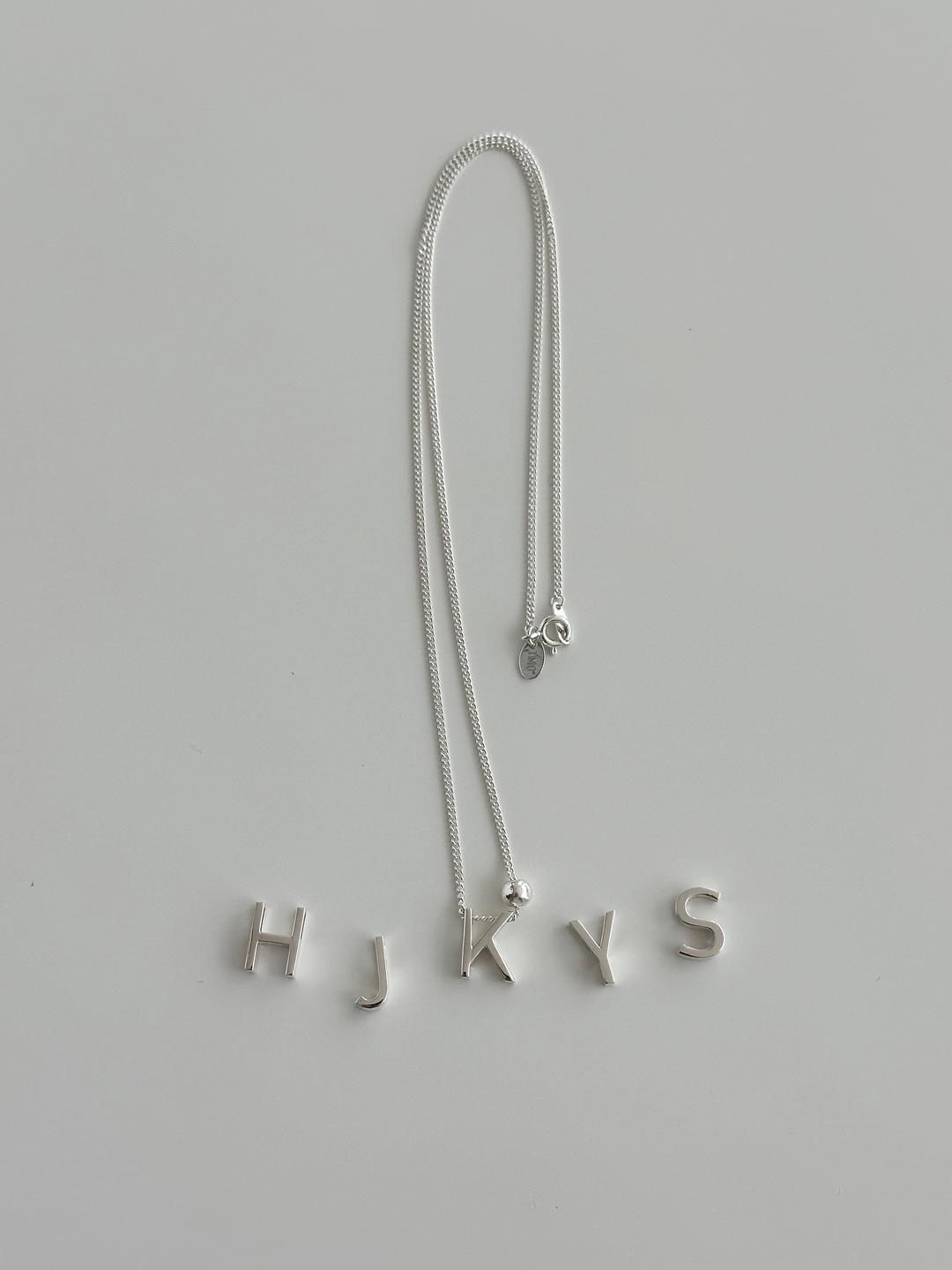 SIMPLE INITIAL NECKLACE