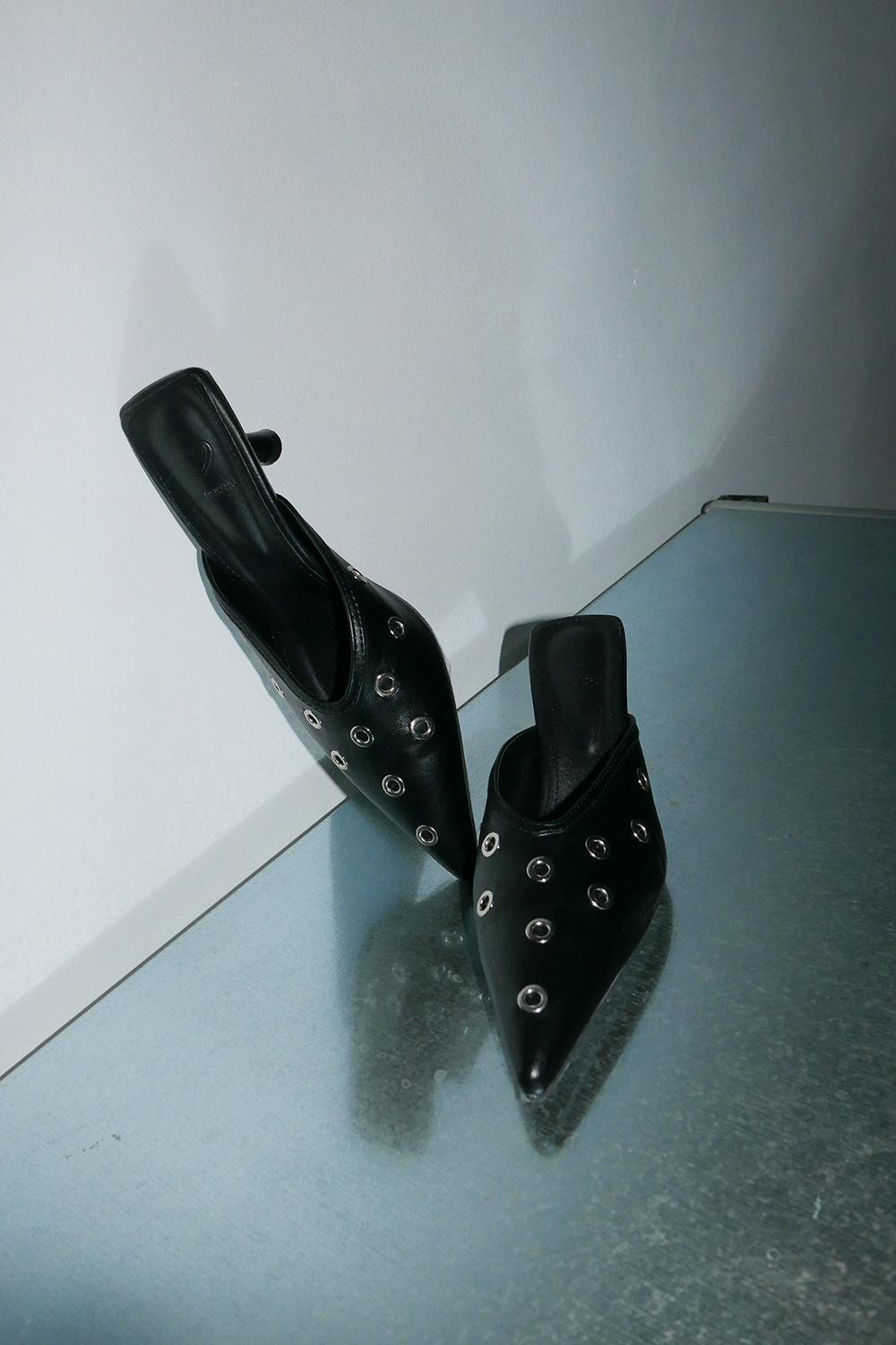 위위미유 PUNCHING EYELET STILETTO MULE HEEL / 펀칭 아일렛 스틸레토 뮬 힐
