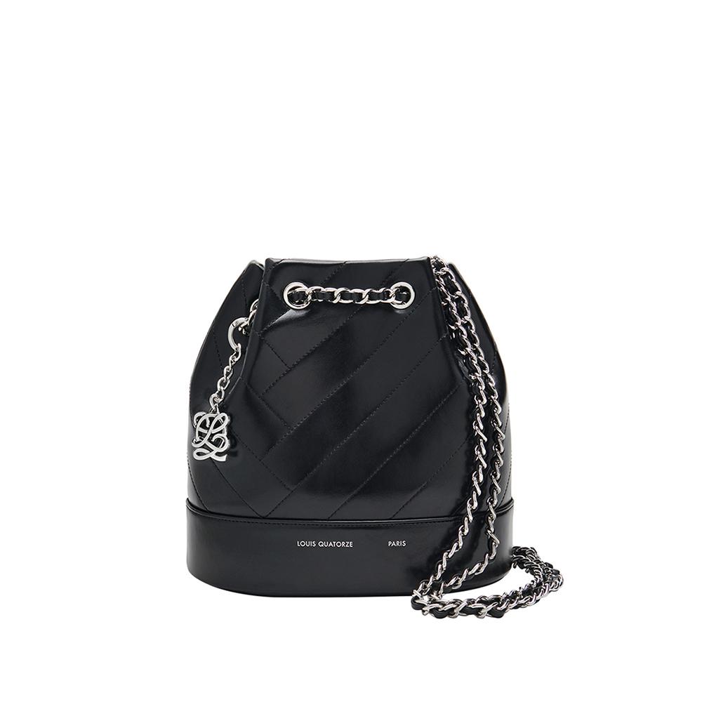 루이까또즈 루이까또즈 까눌레 버킷 체인백팩 HR3SD71BL