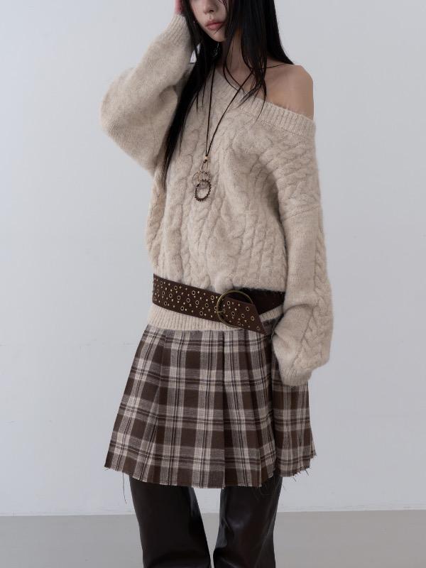 wool deep neck twist knit