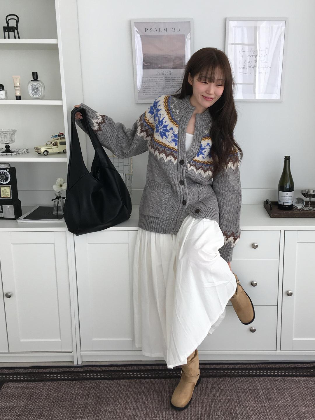 로맨티누어 [소재 리뉴얼] Flow Hobo Bag (Black)