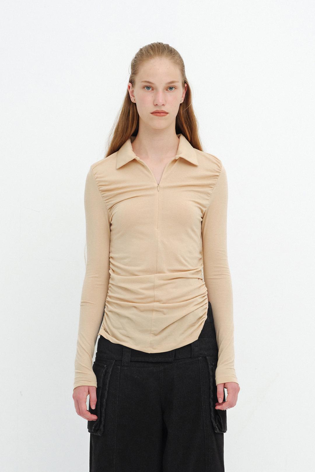 HALF ZIPPER COLLAR TOP / BEIGE
