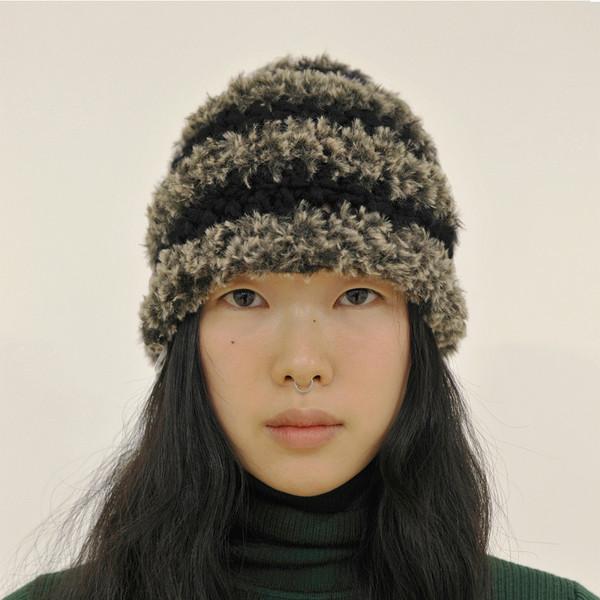 Stripe Fur Beanie - Black