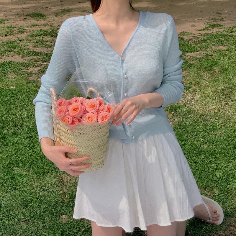 아뜨랑스 [투웨이,살안타템.여리핏,여행룩] 릴리 진주버튼 크롭 가디건 데일리룩,나들이룩,출근룩,데이트룩,휴가룩,바캉스룩,휴양지룩 흠뻑쇼 cd2846