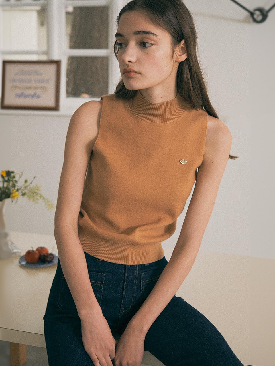 SLEEVELESS HIGH NECK KNIT BEIGE