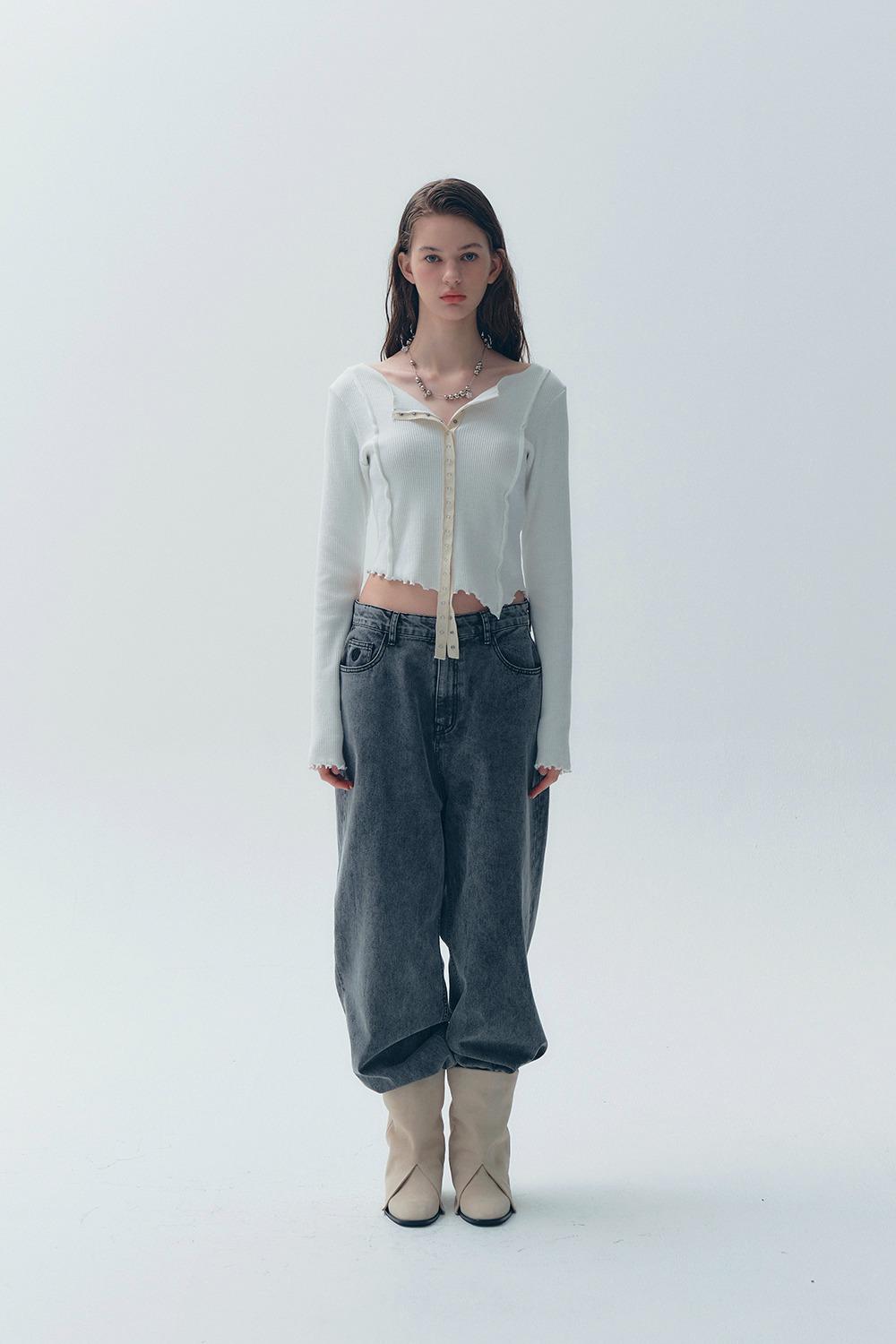 WASHED DENIM PANTS [GREY]