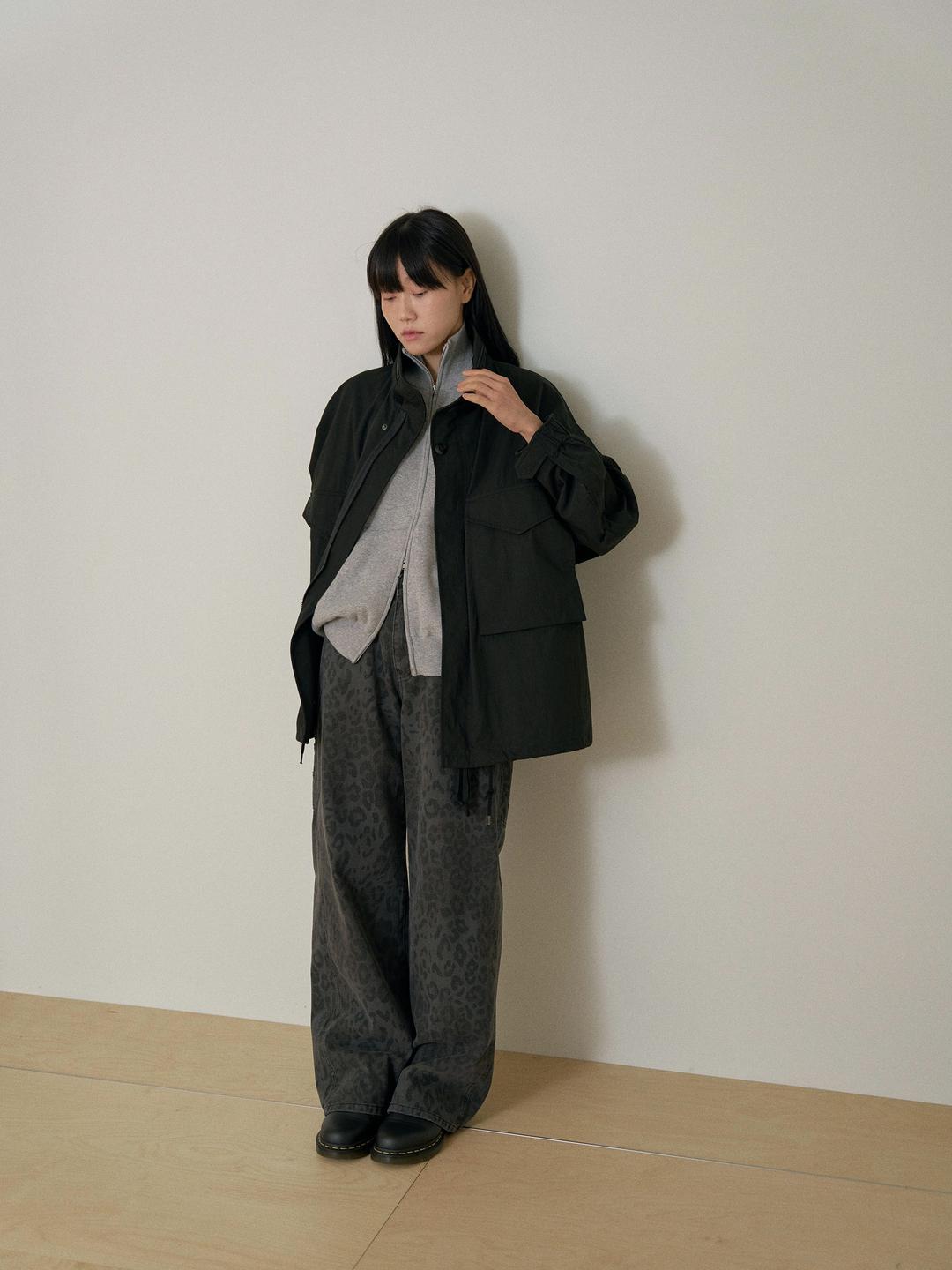 포켓 디테일 점퍼 - 블랙