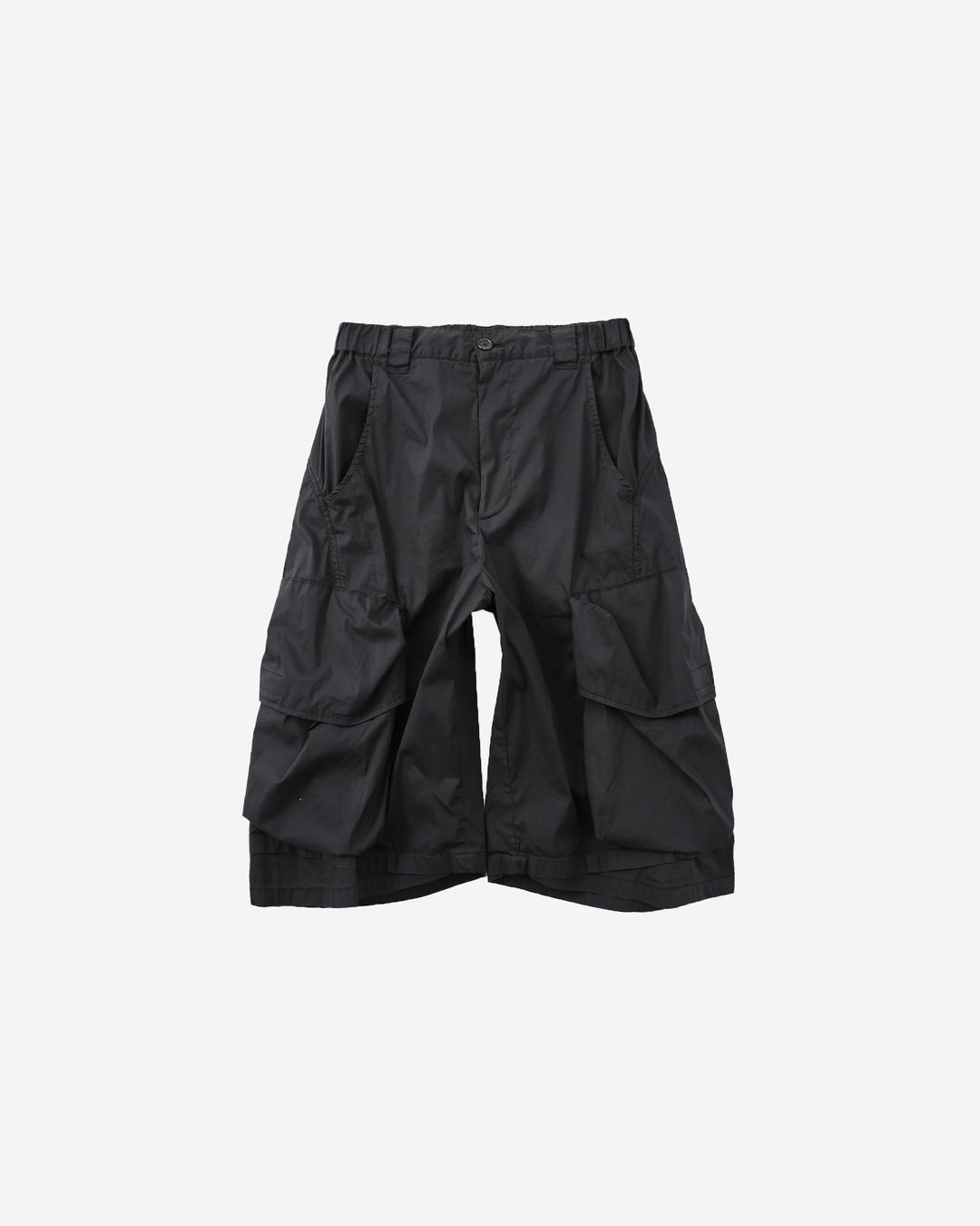 ADVENTURE NYLON CARGO BURMUDA PANTS (BLACK)