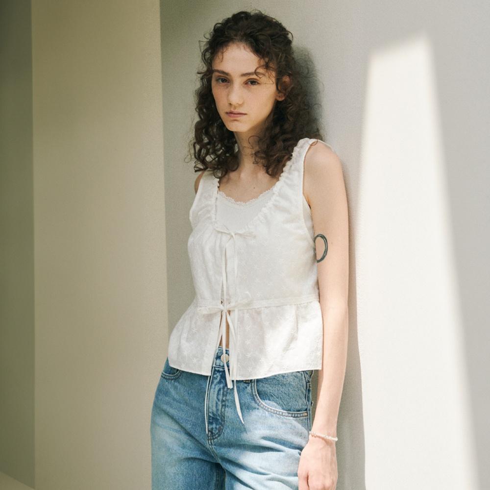 EMBROIDERY SLVLESS BLOUSE_WHITE