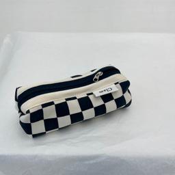 [3월 3일 14시 재입고] Clam round pencilcase _ Checker board