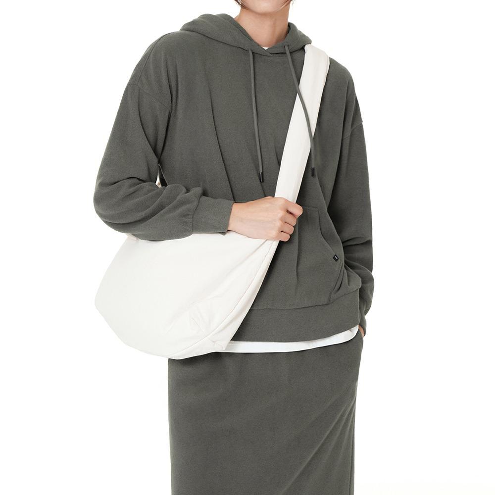 패딩 숄더 앤 크로스백