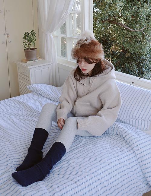 heavy knitted zip up jacket with hood in beige