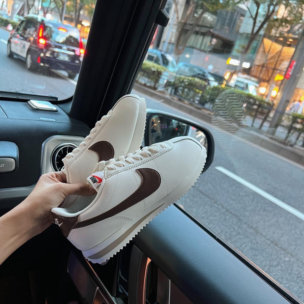 나이키 우먼스 코르테즈 브라운