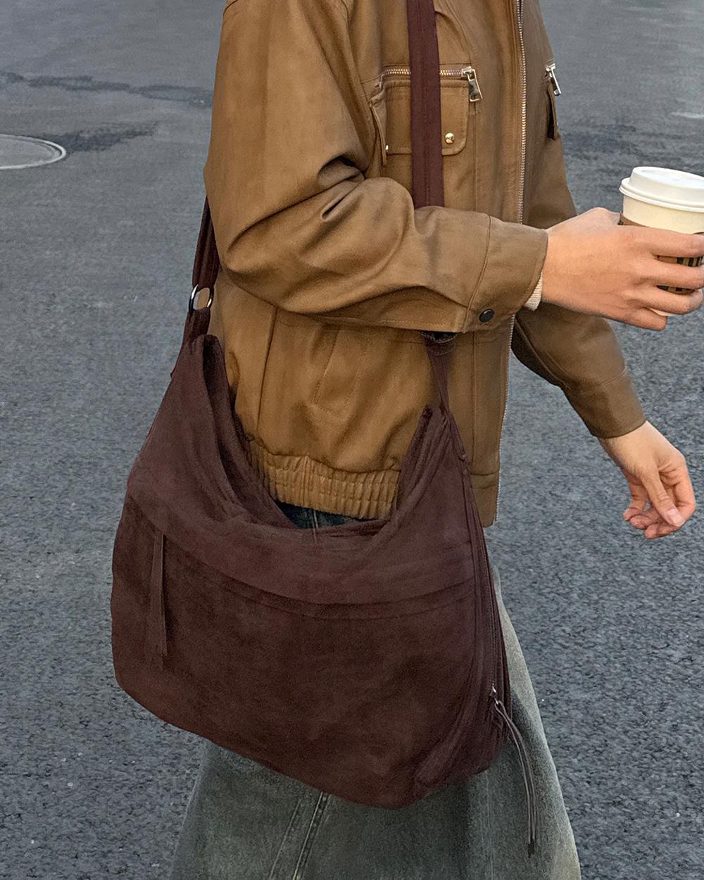 브라우니 스웨이드 메신저백