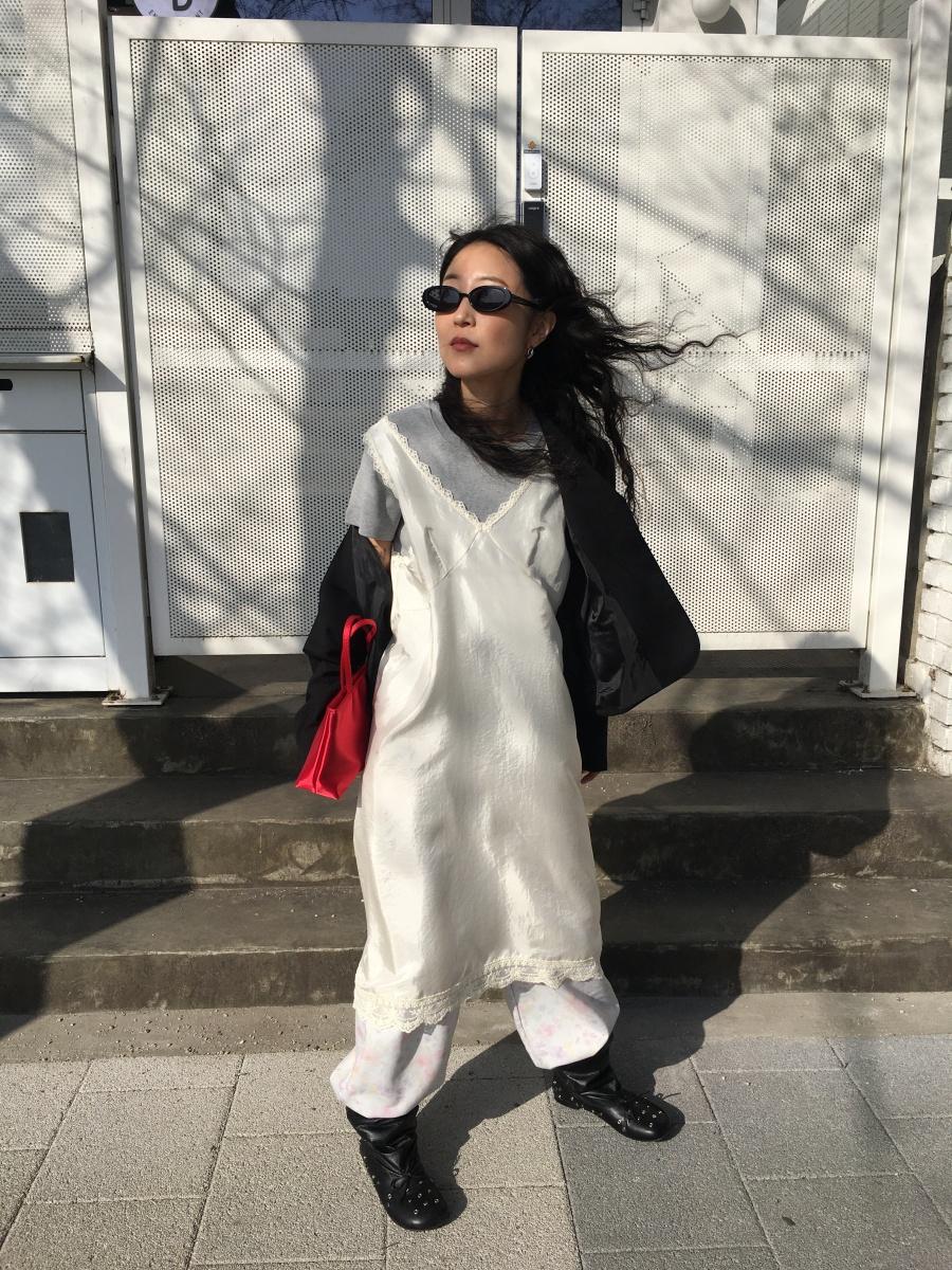 Sleeveless lace one-piece