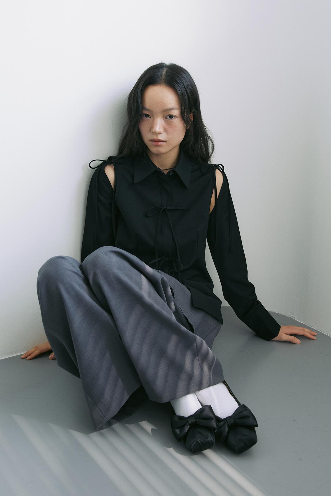 RIBBON SHIRT. BLACK