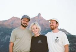 멘아이트러스트