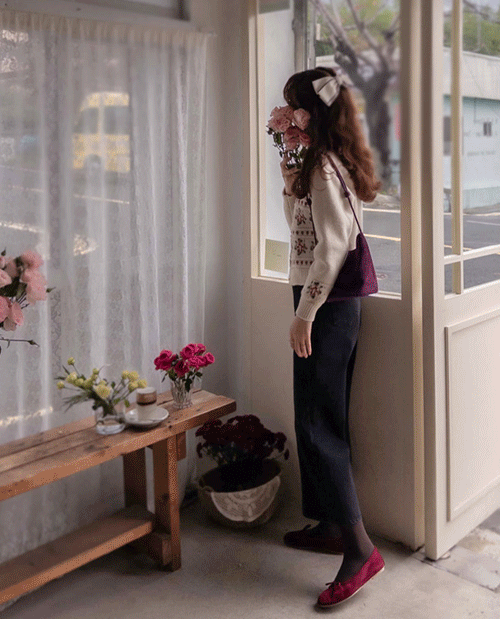 [LABEL] 킨더벨 플라워 부드런 물결넥 도톰따스미 자가드 가디건 [size:F(55~66)]