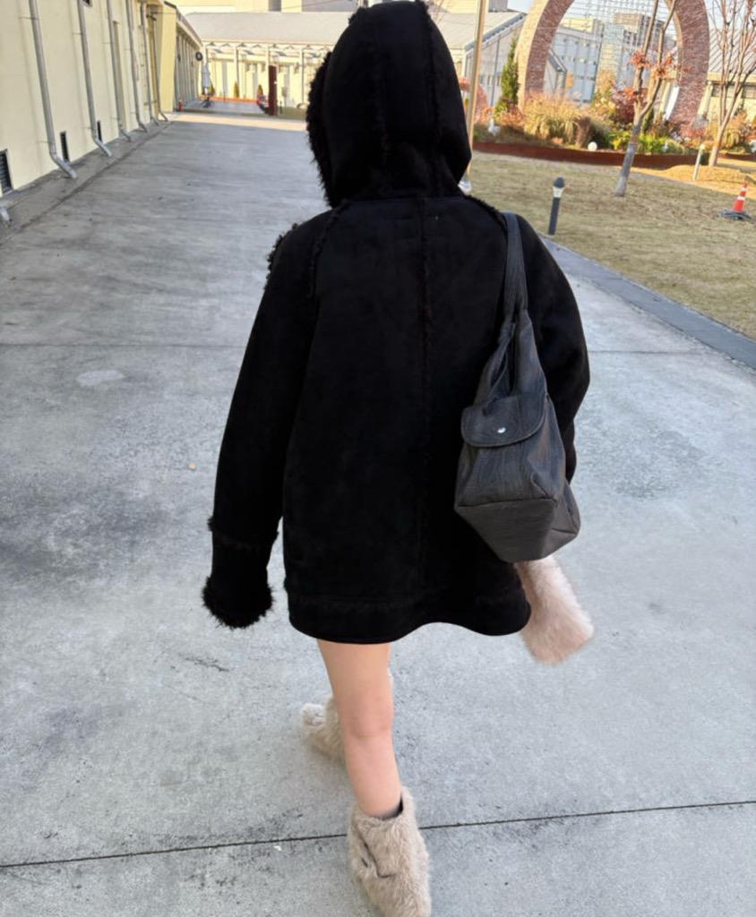 HOODEDE LONG MUSTANG 후드 롱 무스탕