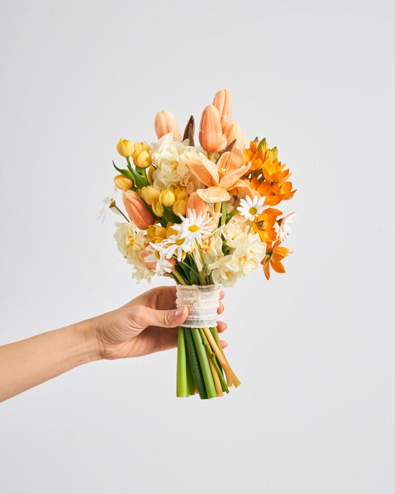 오렌지튤립수선화부케 촬영 본식 결혼식 생화