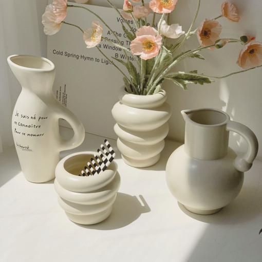 유월가게 크림 세라믹 프렌치 저그 화병 4type 꿀단지 레터링 오브제 아이보리 꽃병