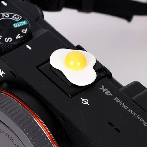 DSLR 미러리스 카메라 계란후라이 캐릭터 핫슈 커버 : 글린트 GLINT