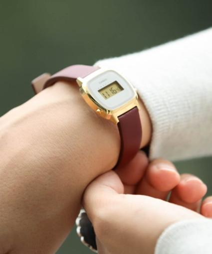 카시오 디지털 손목시계 복고풍 레트로 빈티지시계 4컬러 LADY'S DIGITAL LA670WFL : 수상한부부