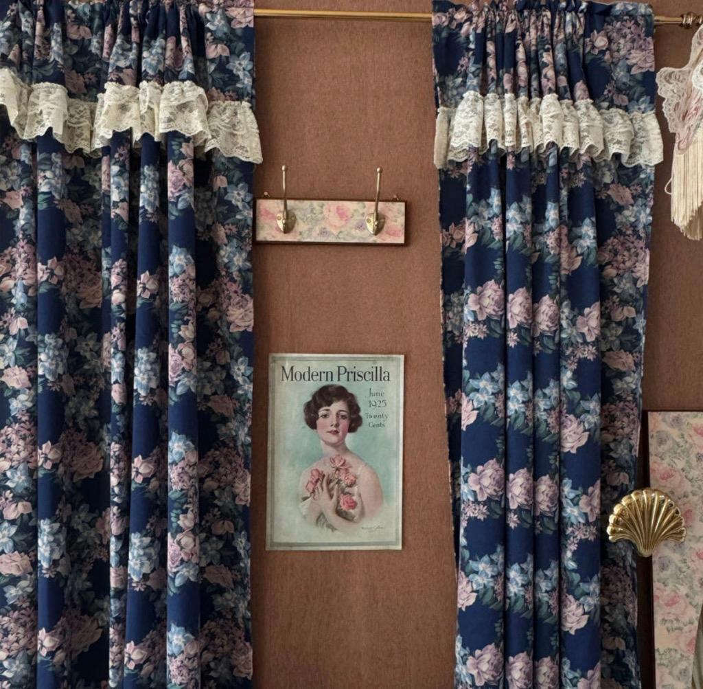 vintage navy floral fabric (curtain)