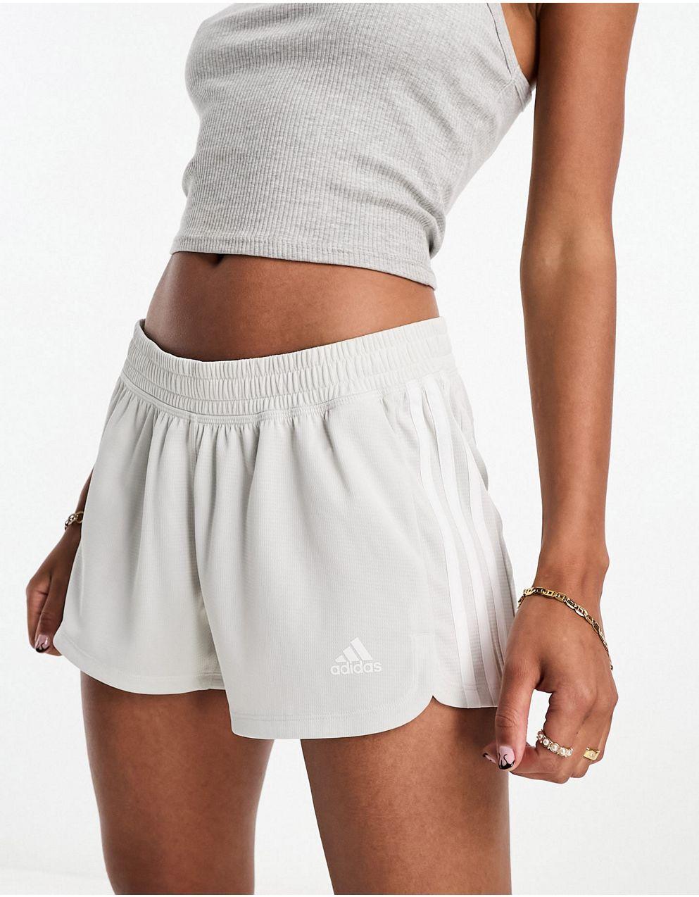 adidas Training Pacer 회색 3 스트라이프 니트 쇼츠