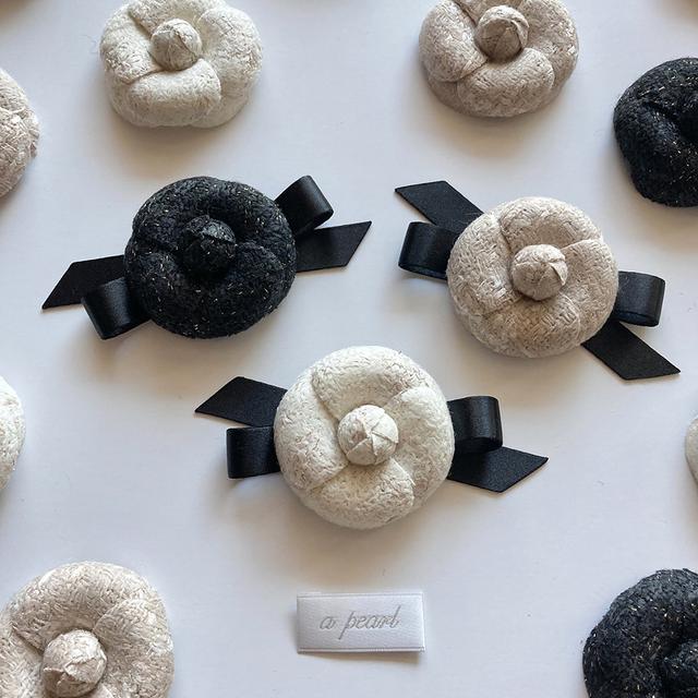 Grace Tweed Camellia Petit Ribbon Brooch / Hairpin