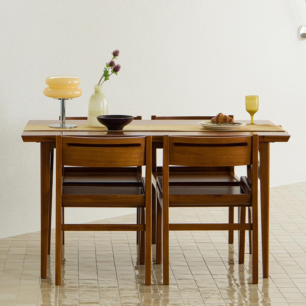 노바레트로 테이블 4인 세트